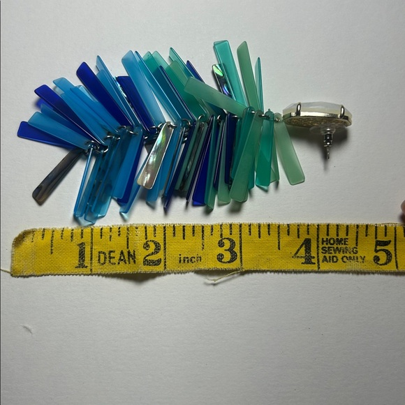 Kendra Scott Camry Statement Earrings Iridescent Green with Gold Tone Authentic - Picture 5 of 5